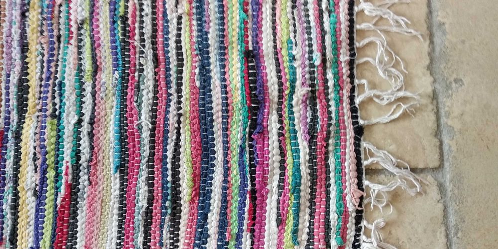 Красива шарена пътека черга, ръчна изработка