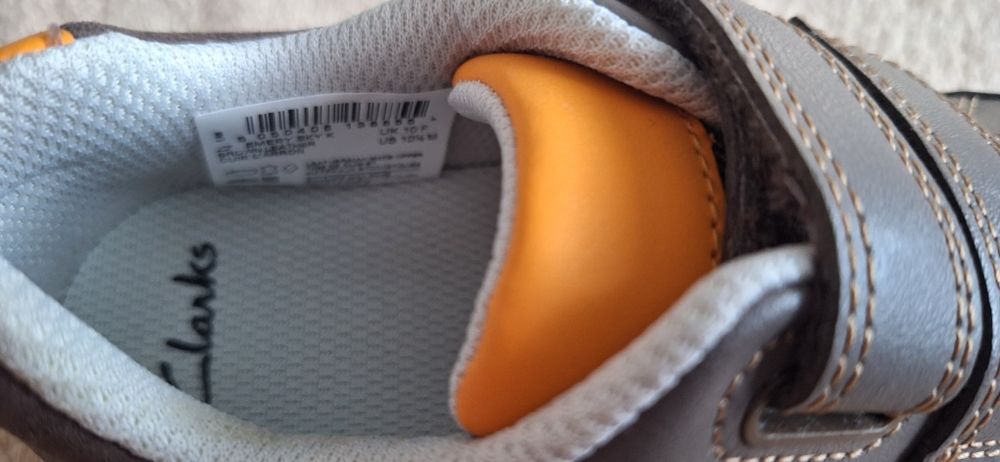 НОВИ, 28 н-р, КОЖЕНИ маратонки Clarks, момче/момиче