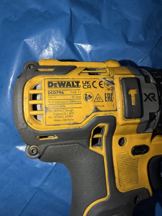 Masina de insurubat dewalt dcd796