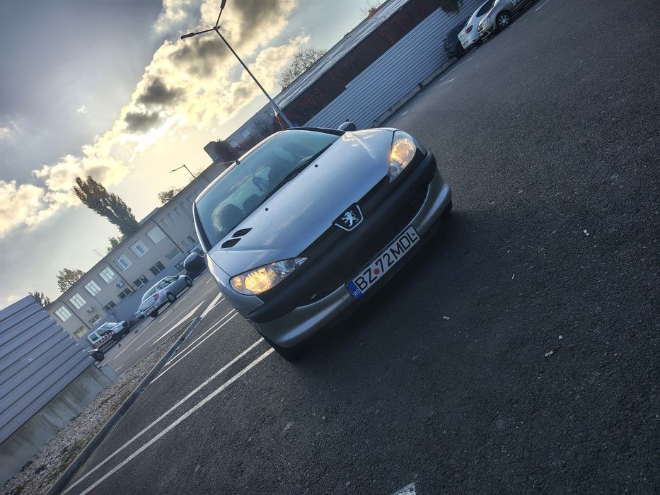 Vând Peugeot 206