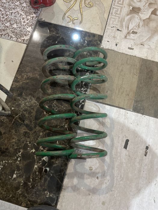 Продам задние пружины с занижением