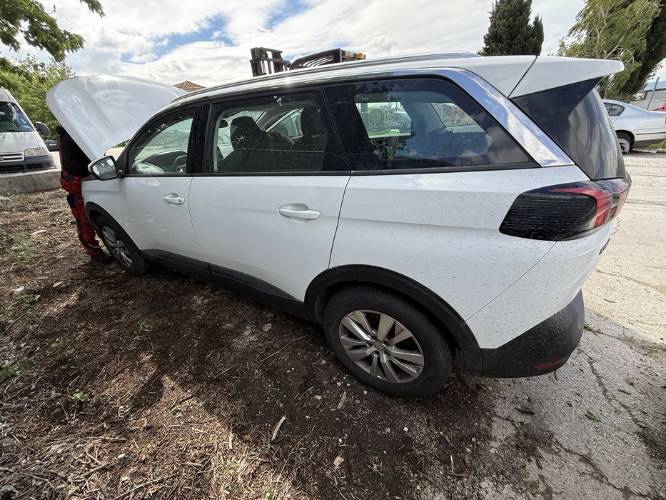 На части Peugeot 5008 1.2 бензин ръчка  208 000 km., 2019 година