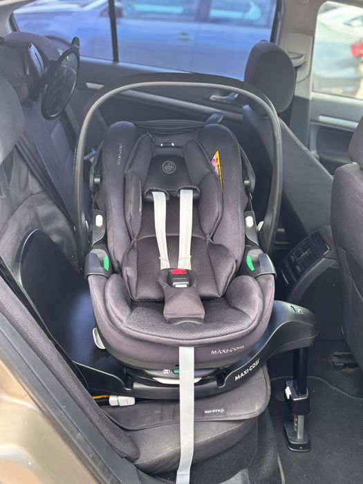Scoica auto Maxi-Cosi Pebble 360 Pro 2 cu baza isofix Maxi-Cosi Familyfix 360 Pro