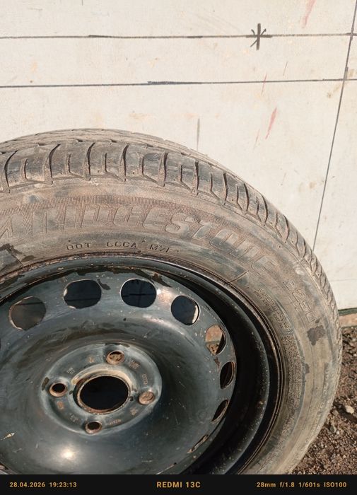 Продам шины с дисками на 15