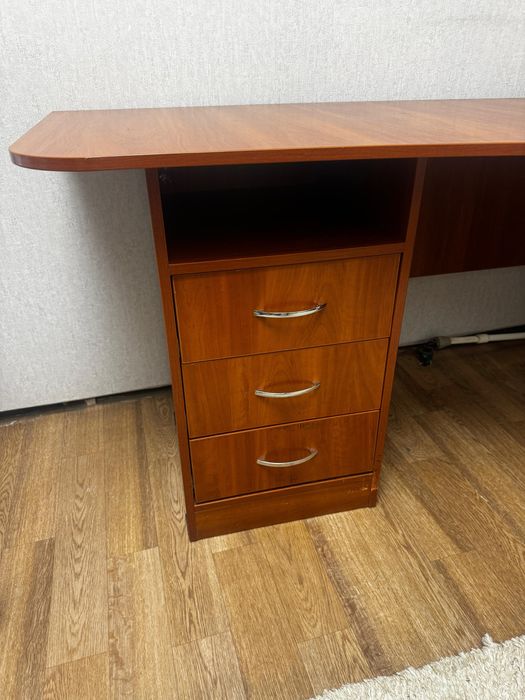 Стол письменный с ящиком угловой