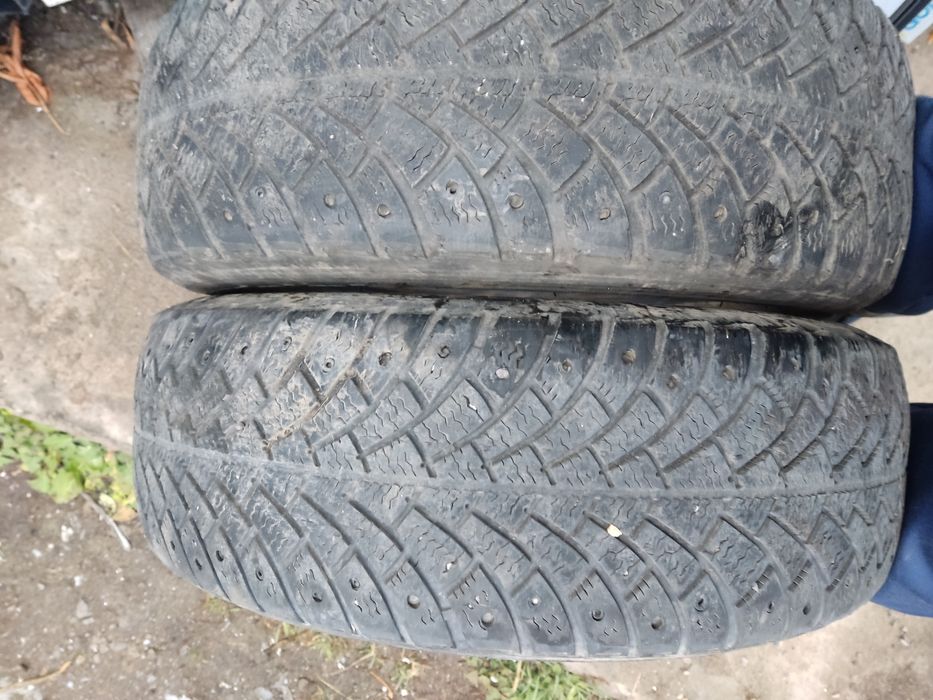 Шины зимние BF Goodrich 2 штуки