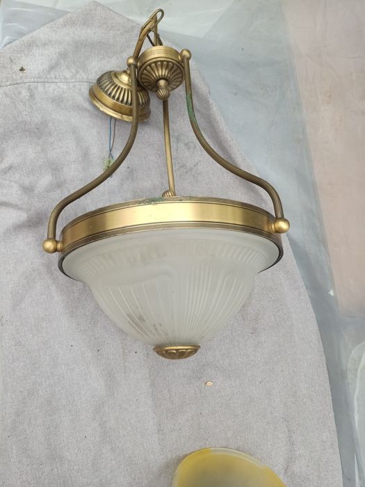 Продам люстры дизайнеркие