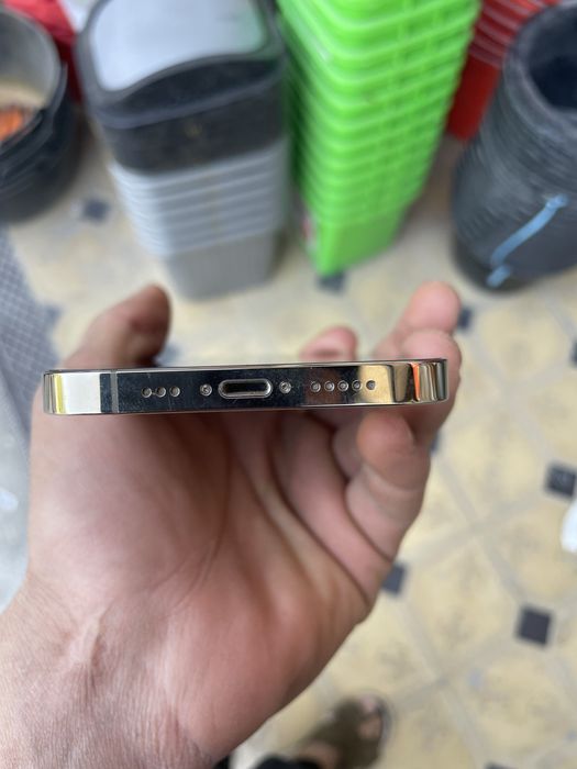 iphone 12 pro naxtga beriladi aybi yuq tinniq telefon
