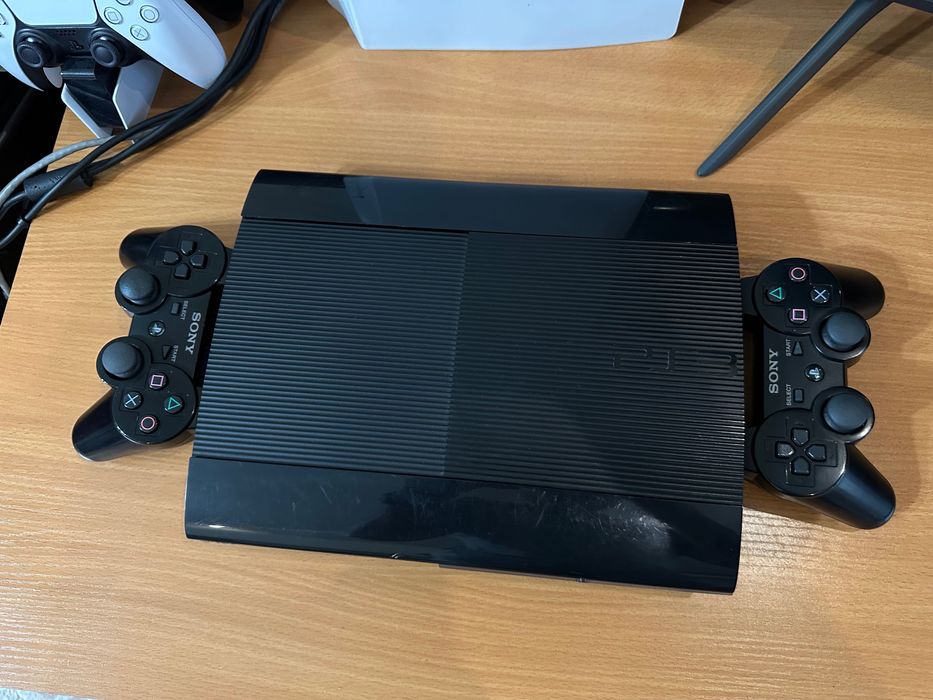 Sony PlayStation 3 Super Slim +40игр +2джойстика