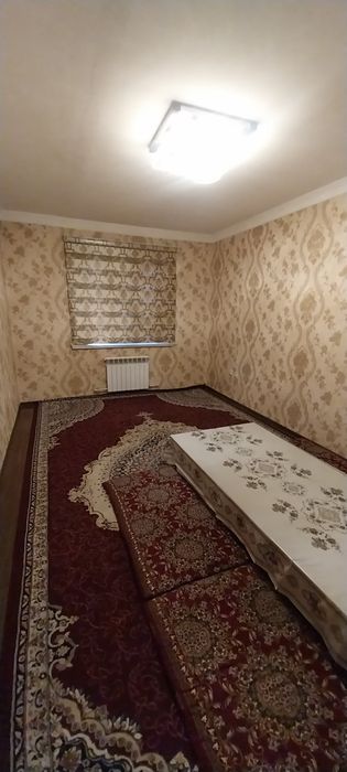 Sholkamatla roparasida 5 etaj korpsning 1 etajida 3 xonali kv sotiladi