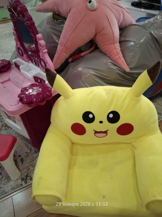 Игрушки разные. Бассейн с шариками.