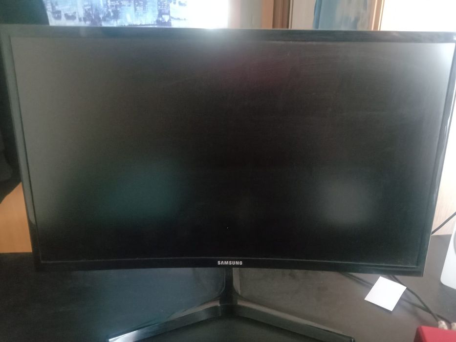 Монитор Samsung изогнутый