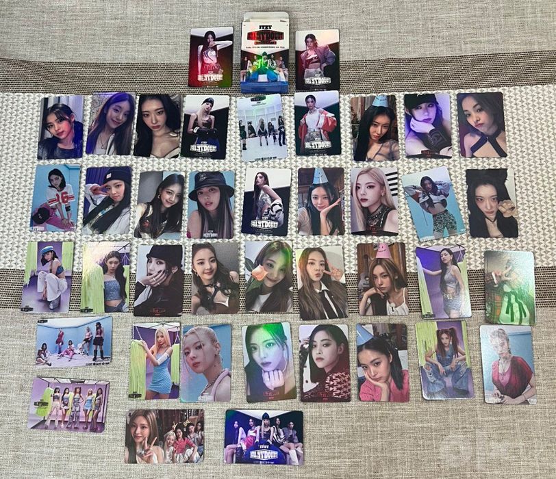 Продам колекционые карты ( Lomo Card  )