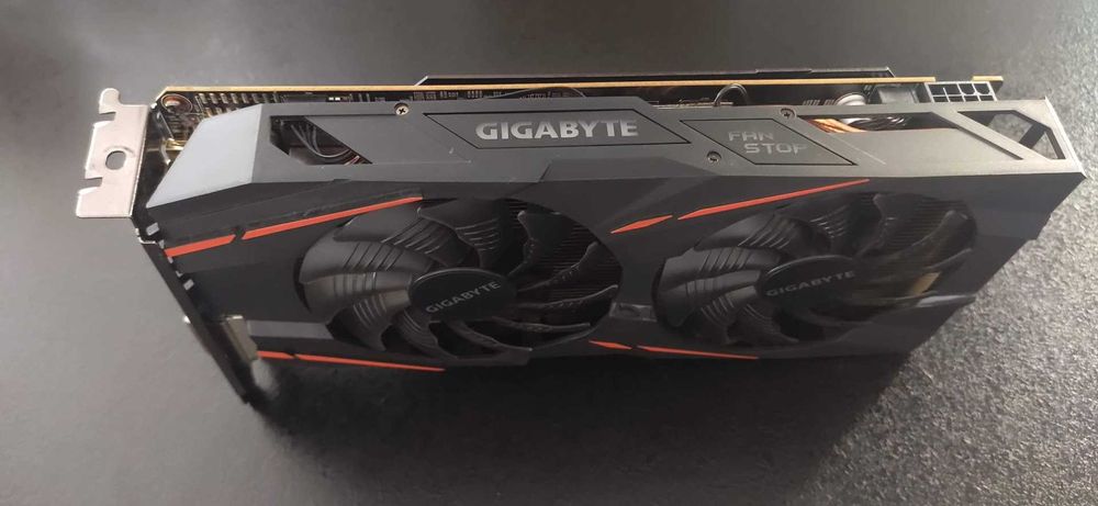 Продавам Перфектна Видео Карта Gigabyte RX 580 8Gb 256bit OC