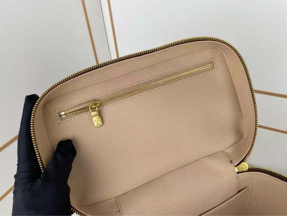 Сумка косметичка LV Louis Vuitton