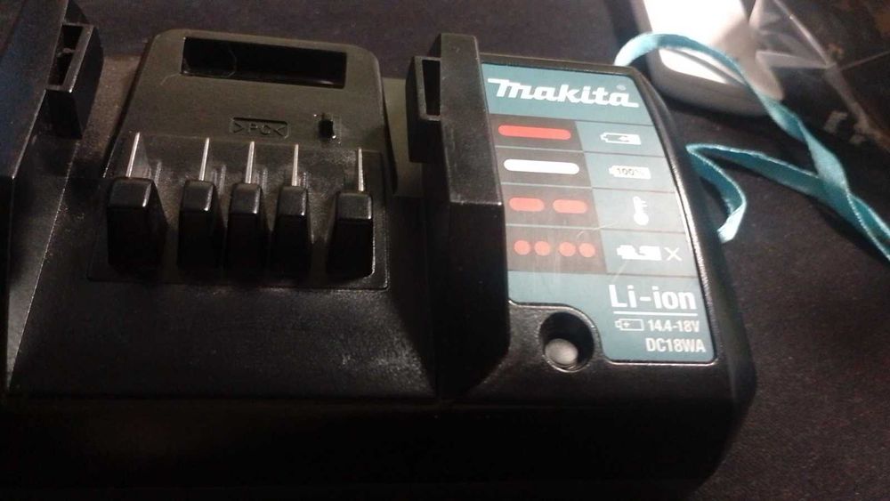 продавам Зарядно устройство Makita DC18WA, G, 14.4-18 V