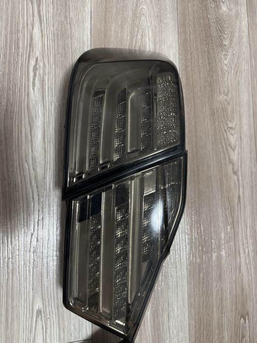 Продам задние фонари