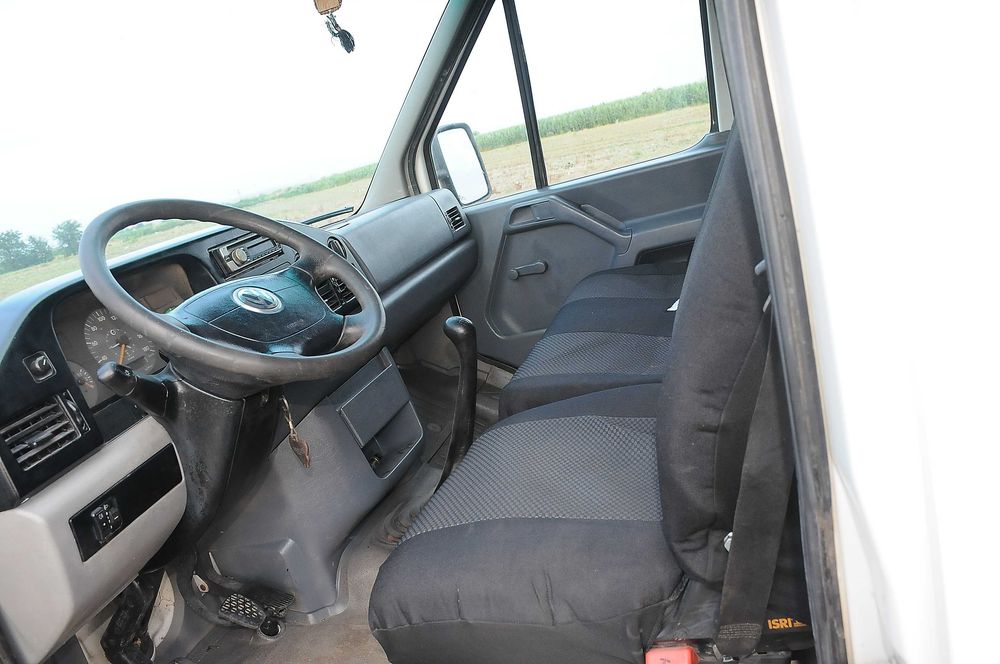VW LT 35 2006 2.5TDi 109 CP, cat. B proprietar ofer fiscal