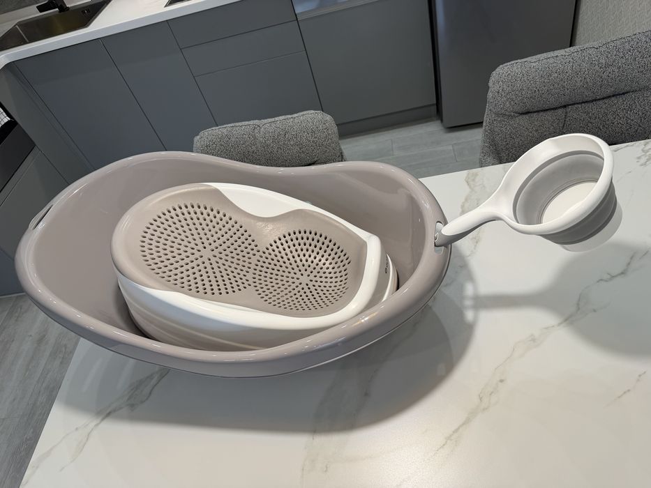 Продам ванночку с шезлонгом и ковшом