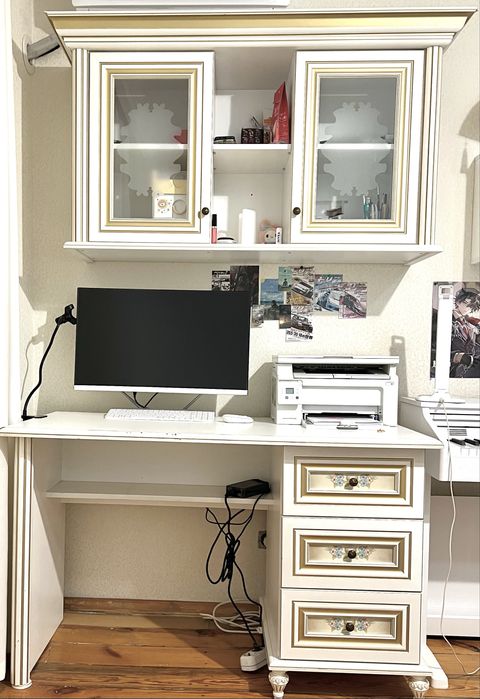 Продам мебедь в комнату подростка