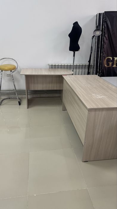 Продаются письменные столы