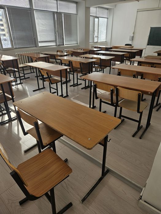 Продам парты со стульями в комплекте