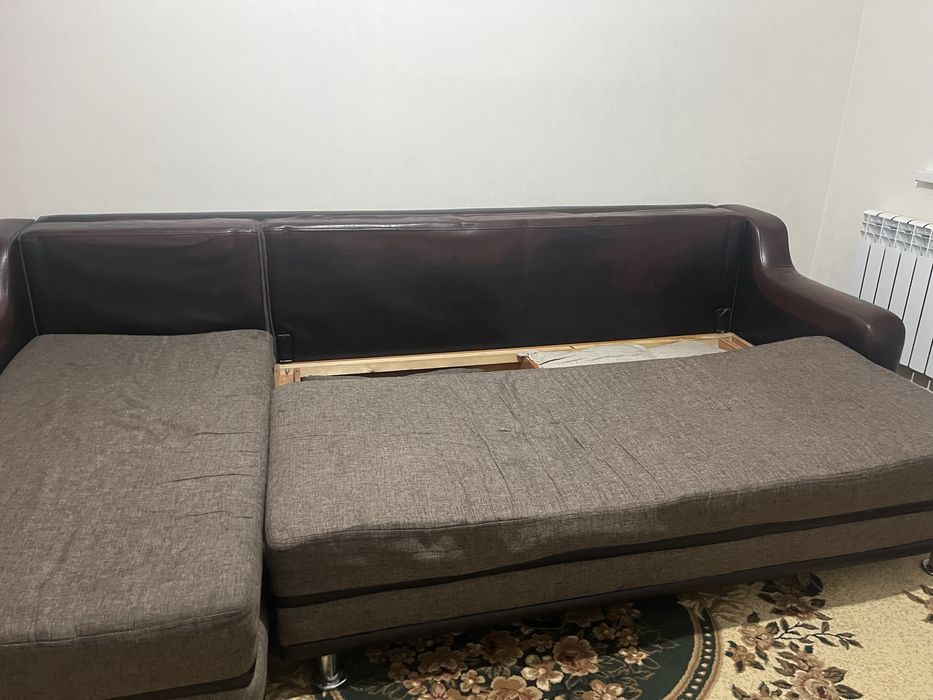 Продается выдвижной диван.