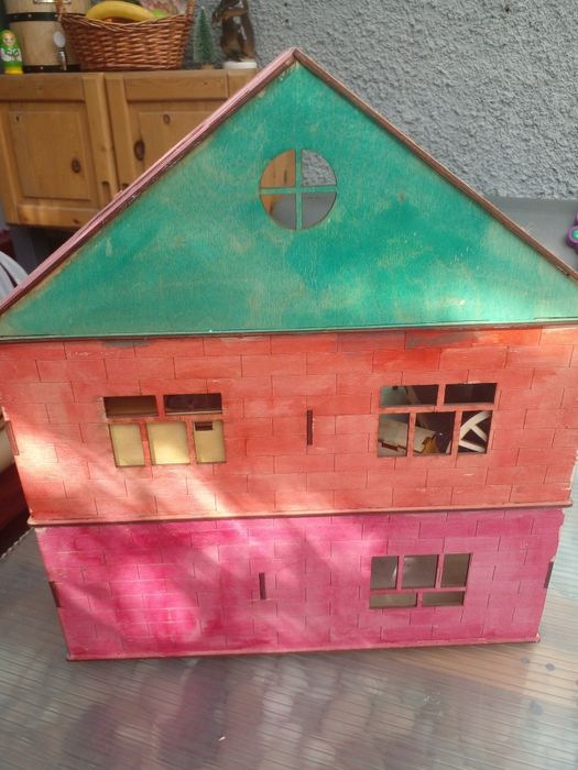 Кукольный домик с мебелью