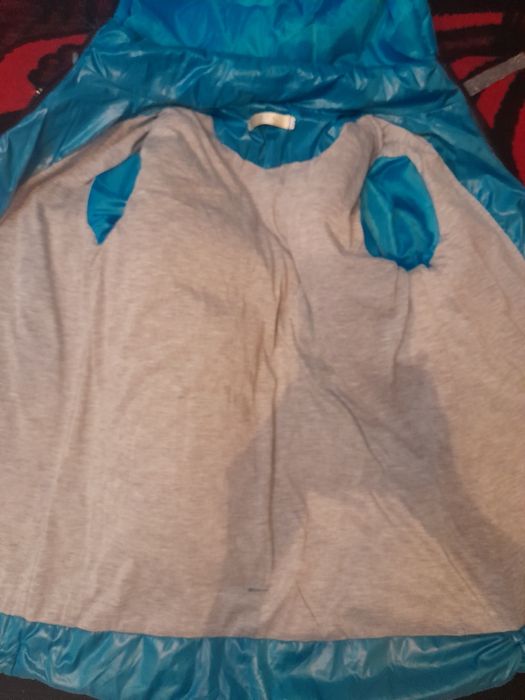 Продам весеннию куртку! С итекеткой