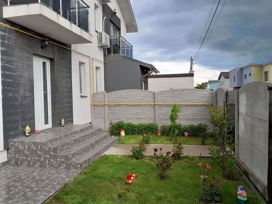 Casa tip duplex 3 camere+mansarda/mobilată și utilata