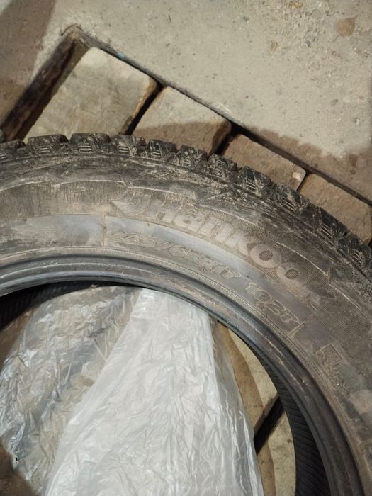 Продам шины R17 б у требуеться дошиповка