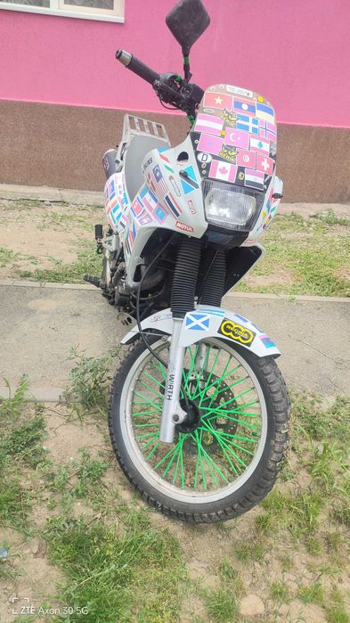 Motocicleta de teren și scuter