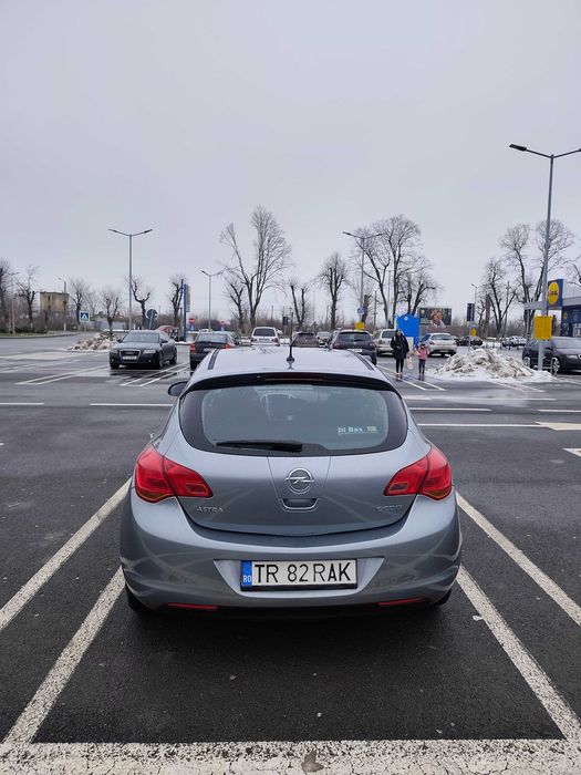 Opel Astra J, an de fabricație 2010