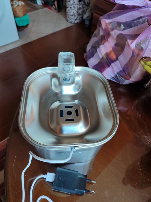 Воден фонтан за домашни любимци