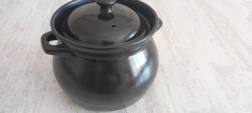 Керамичен съд /тенджера / за готвене 3,5 л