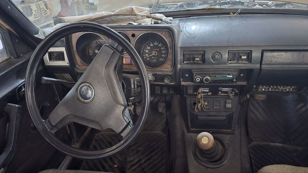 Продаётся Волга 2410