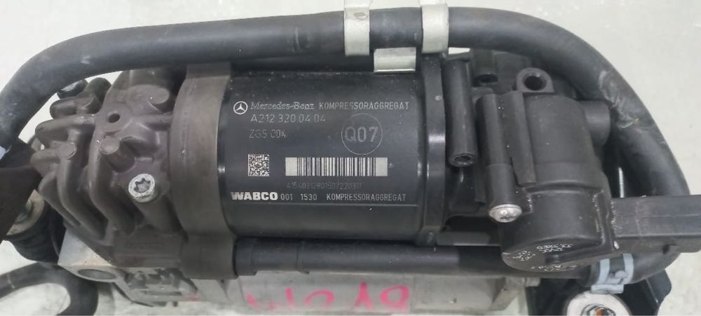 Компрессор пневмо-подвески Мерседес CLS W218.