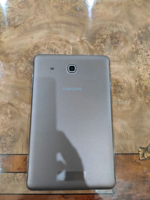 Samsung Planshet sotiladi.