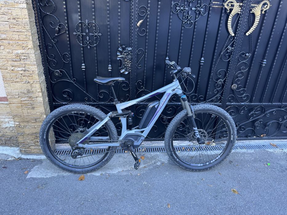 bicicleta electrica cube full fox