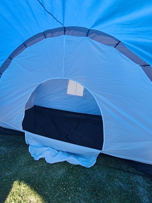Cort camping pentru 4 persoane