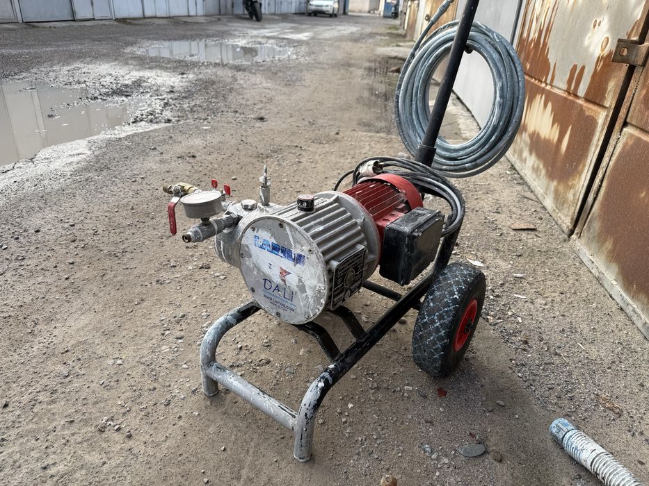 * Larius Dali безвоздушный мембранный окрасочный аппарат Италия!