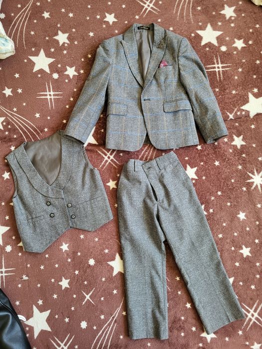 Vand costume baiat 3-4 ani
