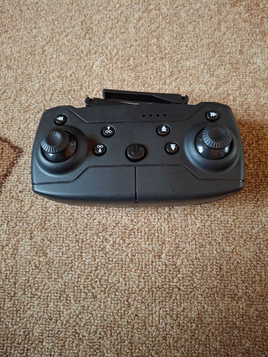 Продавам дрон с камера