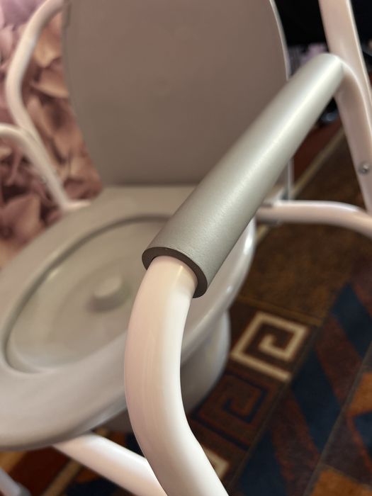 Клозетный стул (стул-туалет)