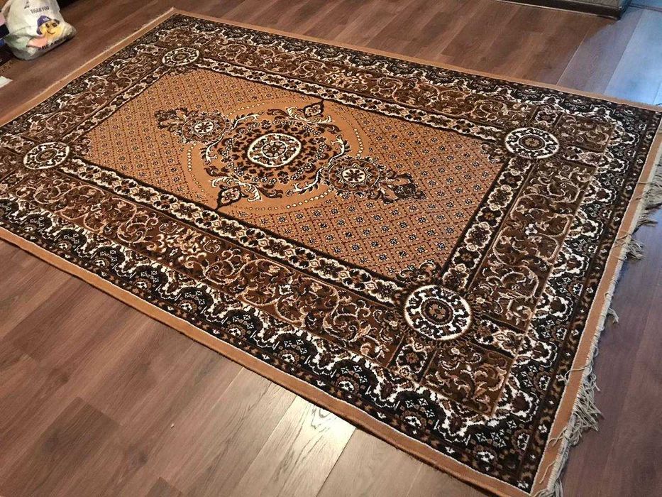 Продаю ковры в хорошем состояний