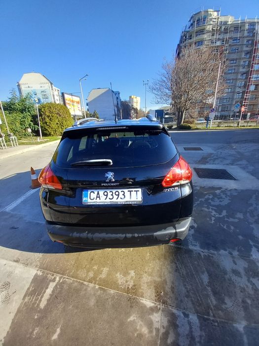 Лек автомобил Peugeot 2008,аутлендър,1.2 бензин 82 к.с.реални 23 640км
