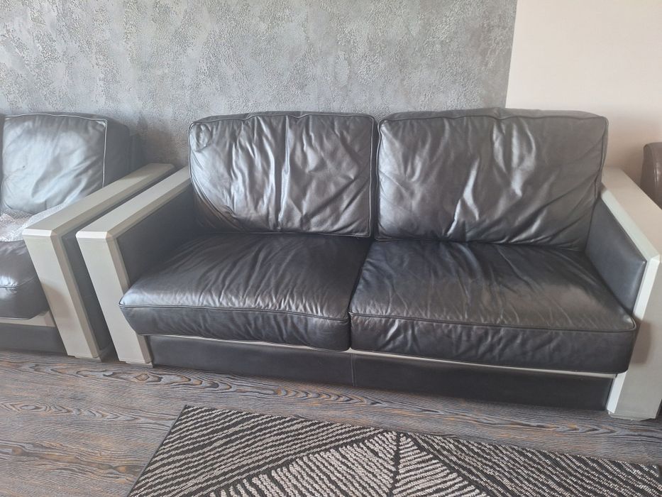 Кожени дивани - 2бр