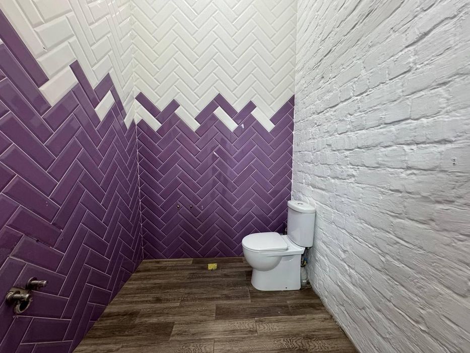 Сдаётся по Премиальной локации помещение 500м2 орн-Шевченко(N177)