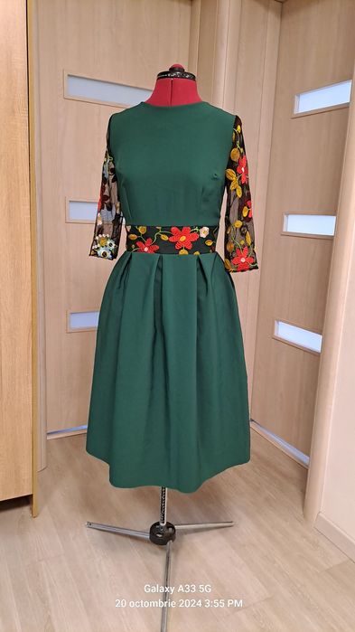 Rochita deosebita pentru craciun marimea S-M