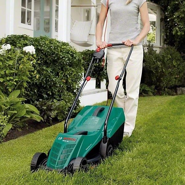 Электрическая газонокосилка 
Bosch ROTAK 32 + триммер Bosch 
EasyGrass